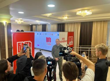 Дмитрий Шевченко обратился к полуфиналистам Всероссийского конкурса наставников «Быть, а не казаться!-2025»