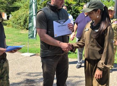 Директор Центра «ВОИН» закрыл финальную смену «Время юных героев» в Калмыкии