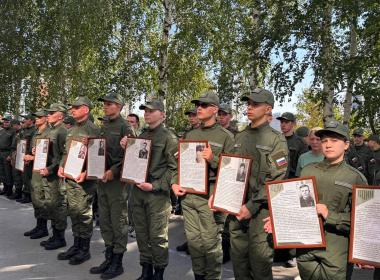 Торжественное открытие второй смены военно-спортивного лагеря «Время юных героев» состоялось в Свердловской области.