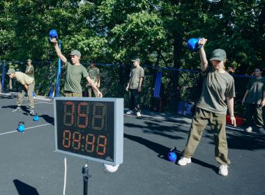 Армейский гиревой рывок: испытание на силу и выносливость!