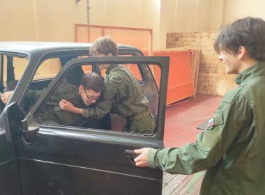 Испытание на прочность: сахалинские курсанты прошли подготовку с бойцами СОБР