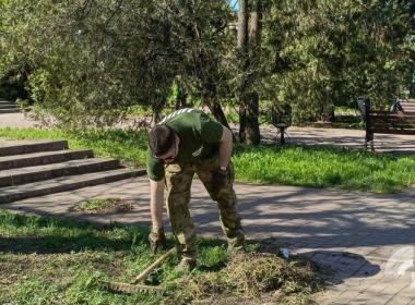 Сила памяти и чистоты: курсанты Центра «ВОИН» продолжают участие во Всероссийской неделе субботников
